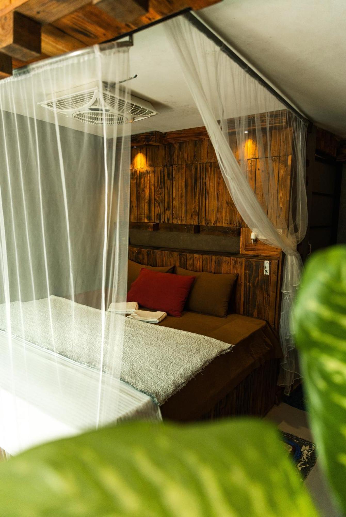 La Pinchi " Pinchi'S Bed " Hotel Гампола Екстериор снимка